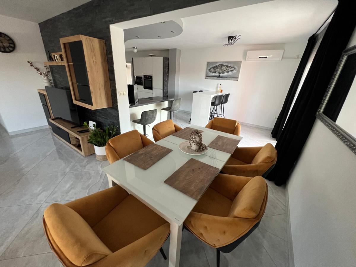 Apartments Cosic Klenovica Luaran gambar