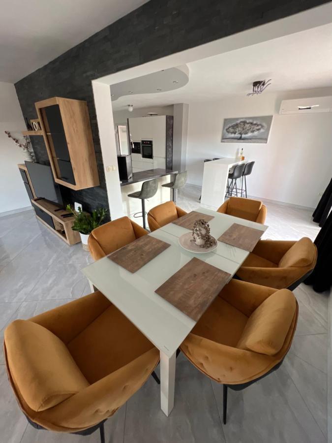 Apartments Cosic Klenovica Luaran gambar