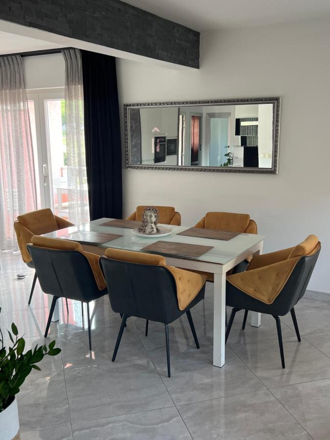 Apartments Cosic Klenovica Luaran gambar