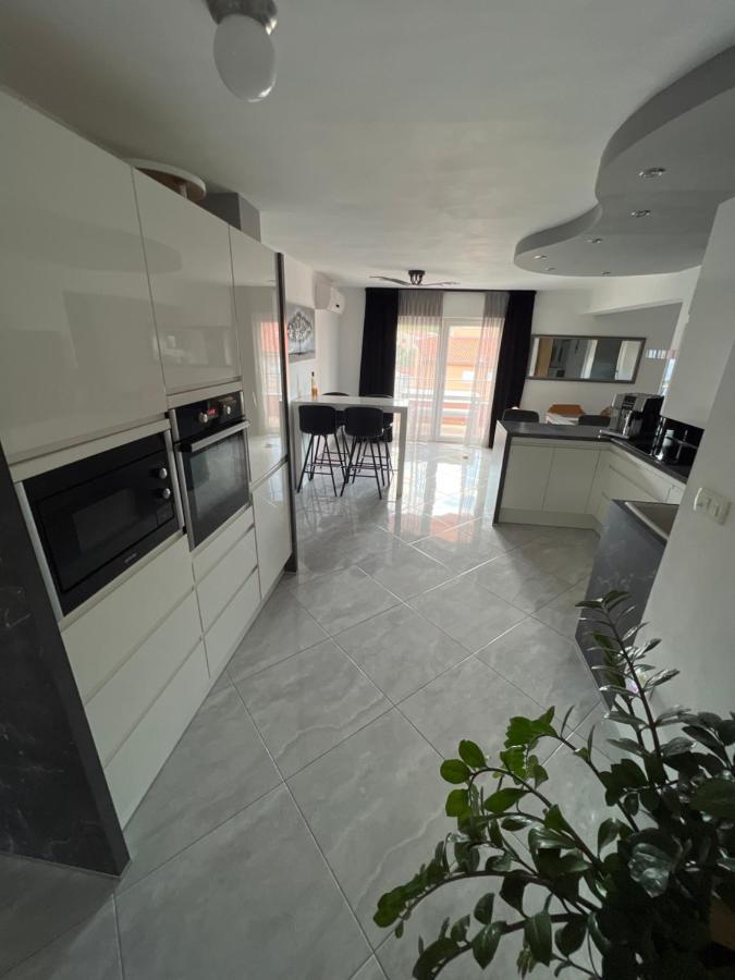 Apartments Cosic Klenovica Luaran gambar