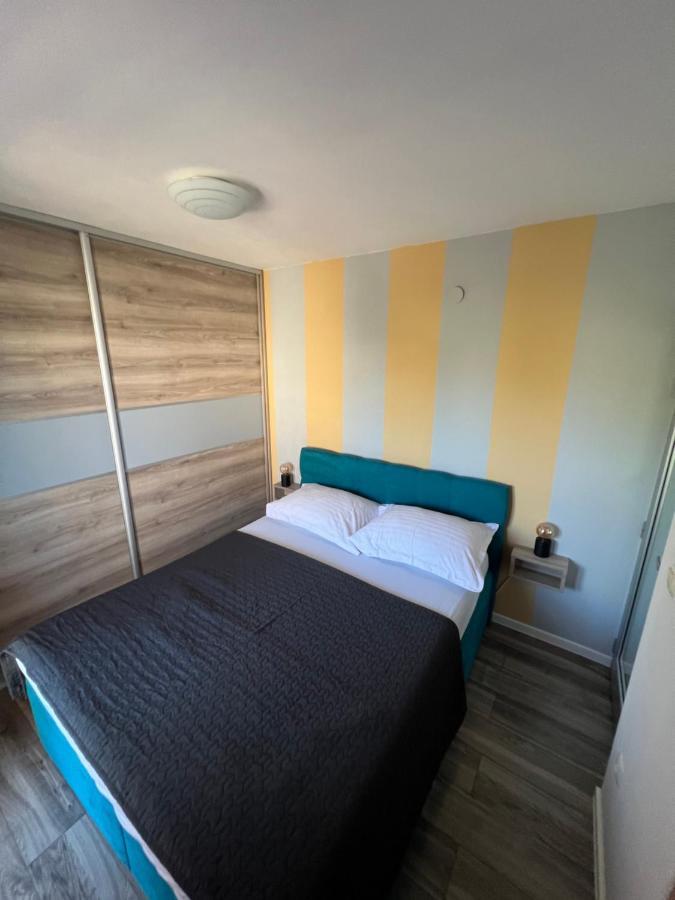 Apartments Cosic Klenovica Luaran gambar