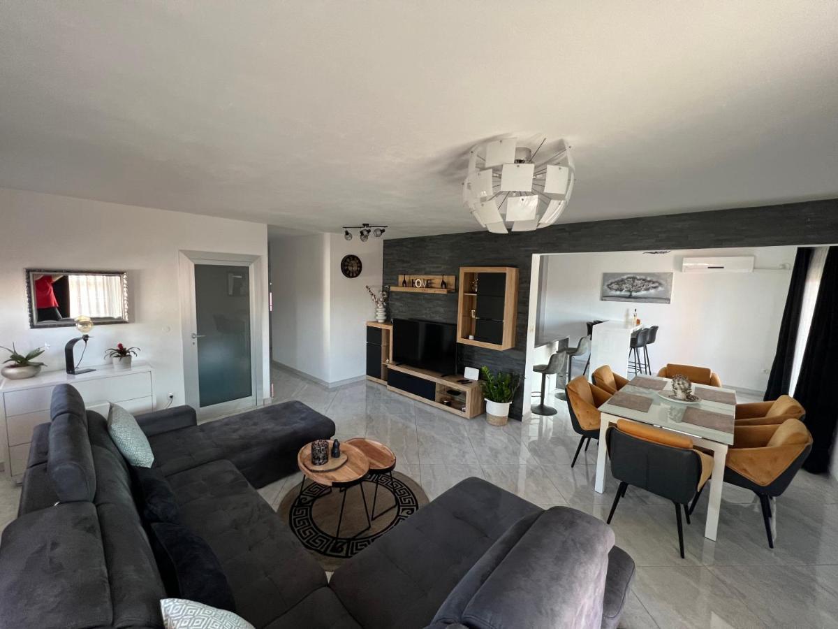 Apartments Cosic Klenovica Luaran gambar